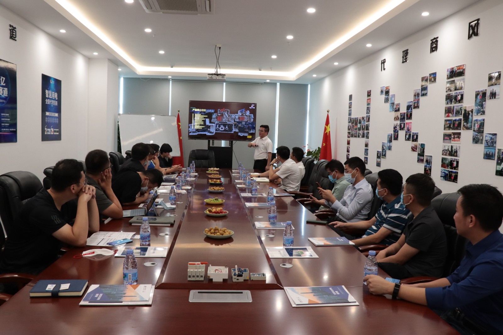 新奥能源集团领导一行莅临珩祥科技参观指导 新奥能源集团领导一行莅临珩祥科技参观指导